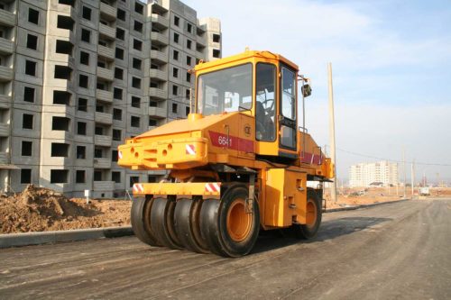 Каток статический самоходный пневмошинный АМКОДОР 6641