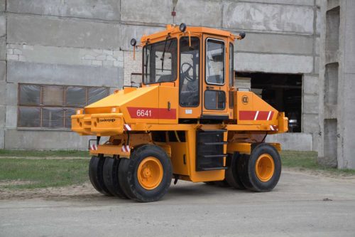 Каток статический самоходный пневмошинный АМКОДОР 6641 — изображение 2